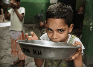 A Rainbow girl, Calcutta, India © Gianluigi Nocco